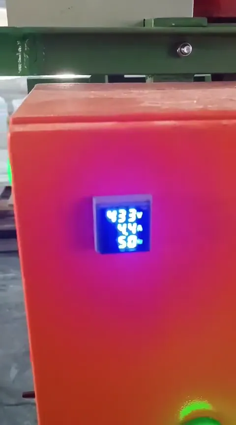 433 V / 4.4 A under load